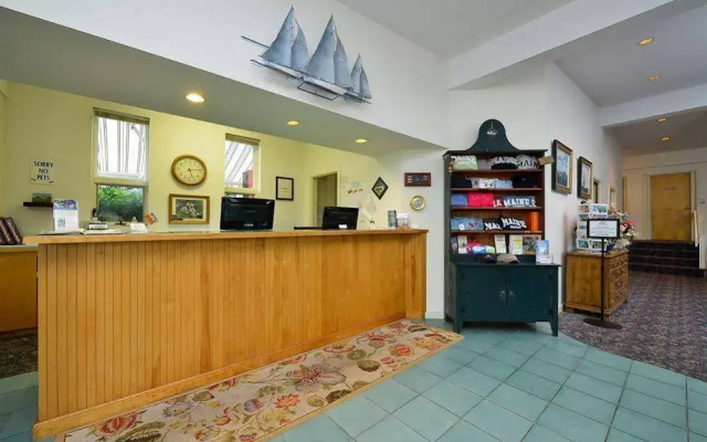 photo 2 of Bar Harbor Motel
