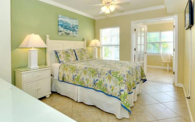 photo 3 of Barefoot Beach Resort