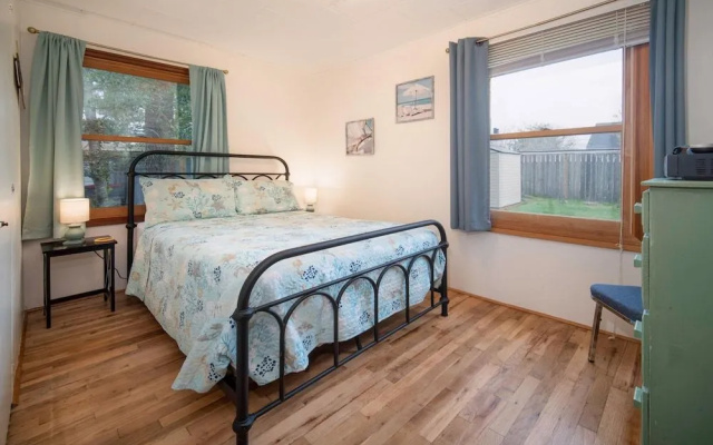 photo 2 of Barefoot Bungalow