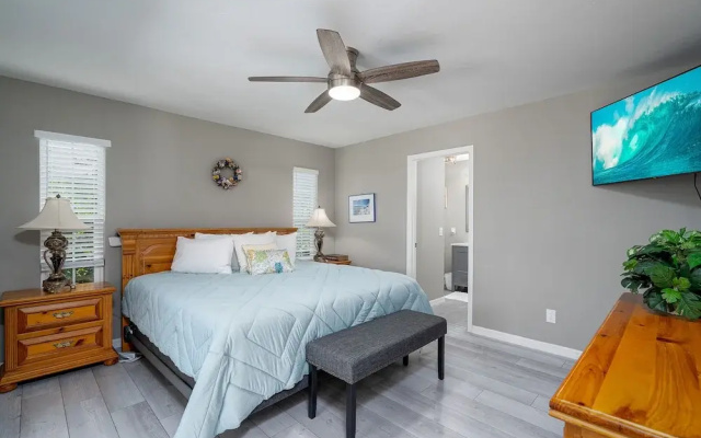 photo 2 of Barefoot Hideaway, With Spa And Pool 3 Bedroom Home by RedAwning