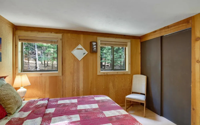 photo 2 of Barking Pine Cabin 915 2 Bedrooms 2 Bathrooms Cabin