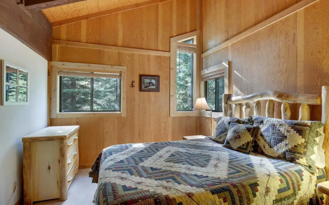 photo 4 of Barking Pine Cabin 915 2 Bedrooms 2 Bathrooms Cabin