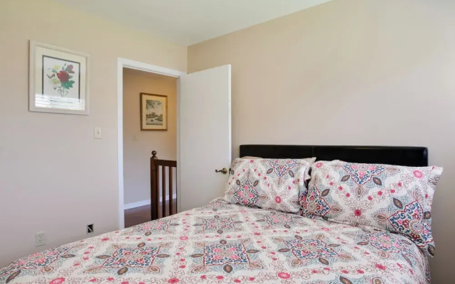 photo 4 of Baton Rouge Townhome w/ Pool Access - 7 Mi to Lsu!
