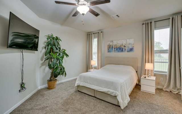 photo 4 of Baton Rouge Vacation Rental: 5 Mi to Lsu!