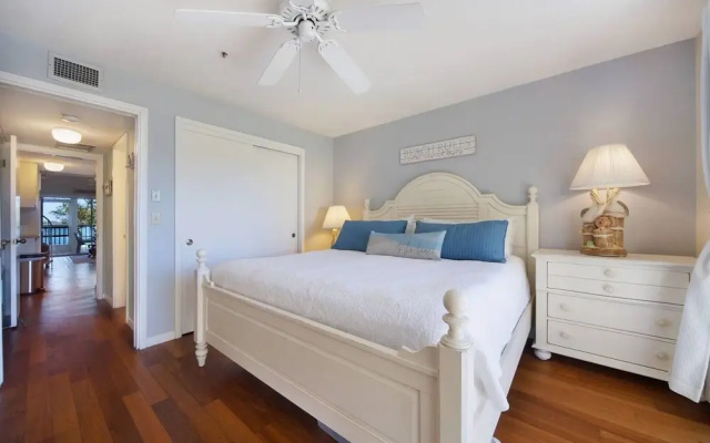 photo 3 of Bay Breezes At Hideaway Bay! Waterfront, Free Kayaks, Golf Cart 2 Bedroom Condo by Redawning