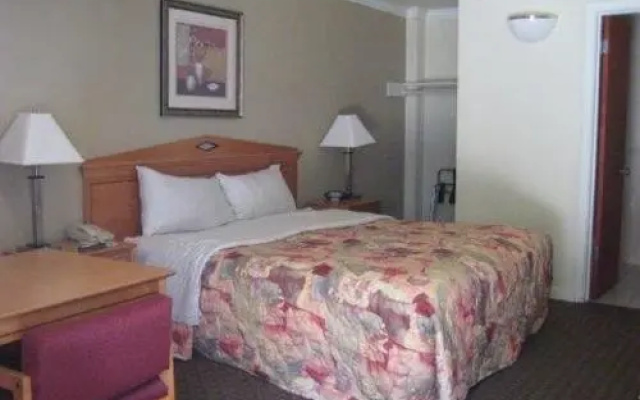 photo 5 of Bay Bridge Inn
