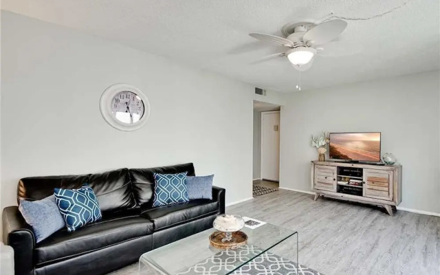 photo 2 of Bay Oaks D22 - Two Bedroom Condo