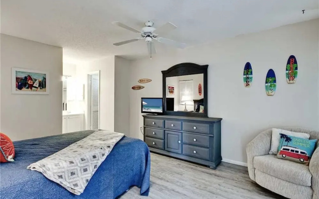 photo 5 of Bay Oaks D22 - Two Bedroom Condo