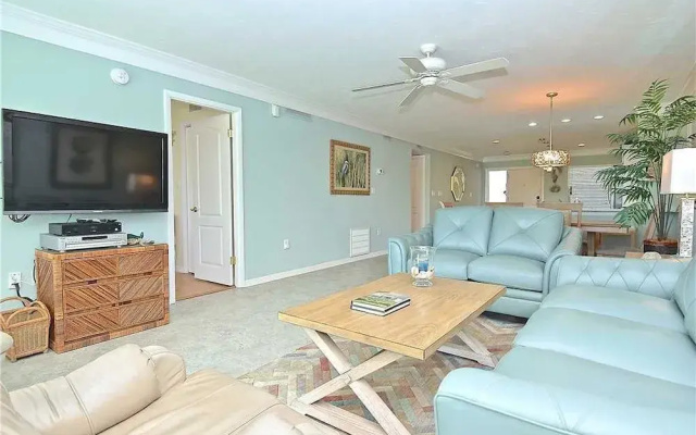 photo 3 of Bay Tree Club 106 - Two Bedroom Condo