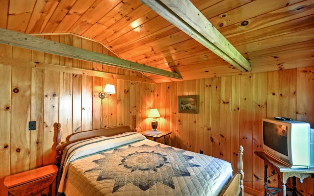 photo 4 of Bayfront Hancock Cottage w/ Beach Access & Views!