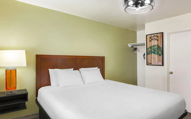 photo 2 of Baymont By Wyndham Fort Bragg