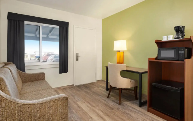 photo 3 of Baymont By Wyndham Fort Bragg