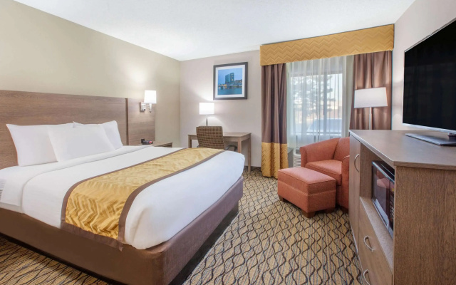 photo 3 of Baymont by Wyndham Grand Rapids Airport