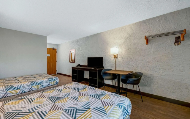 photo 4 of Motel 6 Elk Grove Village, IL - O'Hare