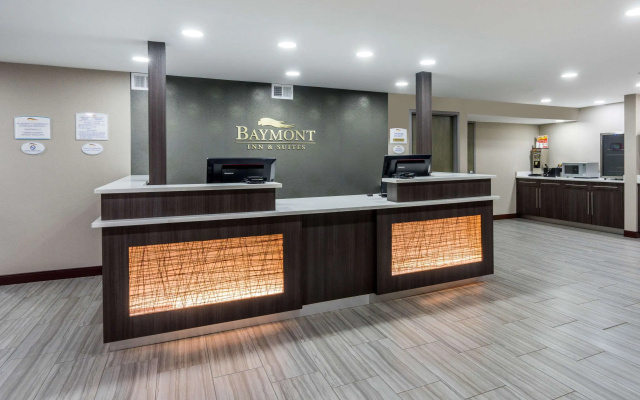 photo 2 of Baymont by Wyndham Clarksville