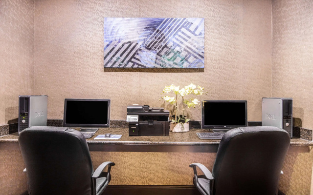 photo 3 of Baymont by Wyndham Dallas/ Love Field