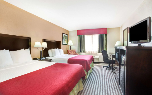 photo 4 of Baymont by Wyndham Dallas/ Love Field