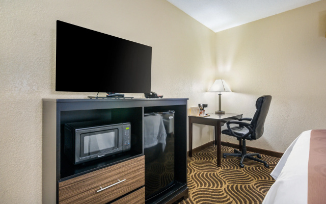 photo 3 of Quality Inn & Suites Florence - Cincinnati South
