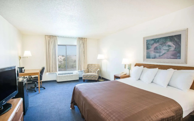 photo 4 of Baymont by Wyndham Wilmington
