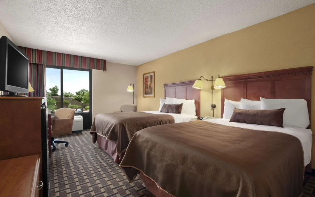 photo 3 of Baymont by Wyndham Lewisville