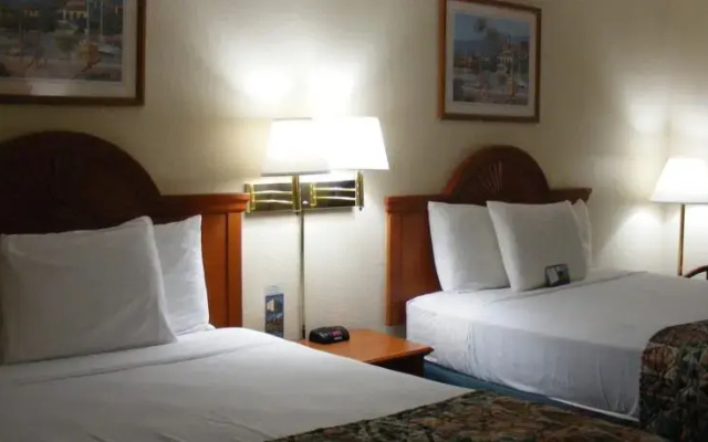 photo 2 of Baymont Inn & Suites Orlando