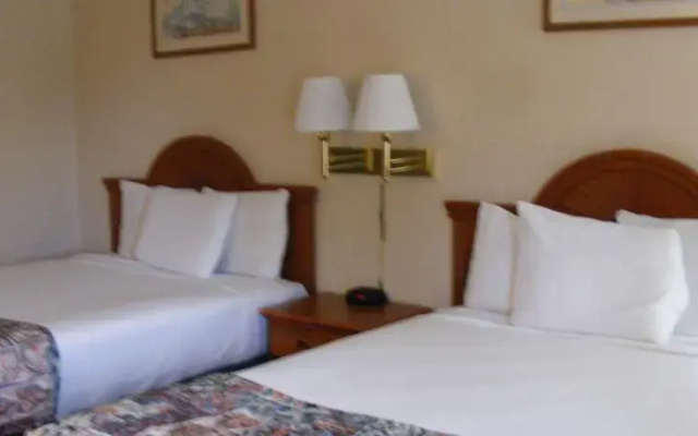 photo 3 of Baymont Inn & Suites Orlando