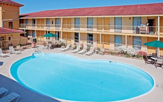photo 5 of BAYMONT INN &amp; SUITES BY WYNDHAM CHATTANOOGA