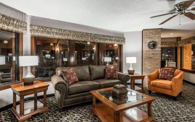 photo 2 of Baymont by Wyndham Cambridge