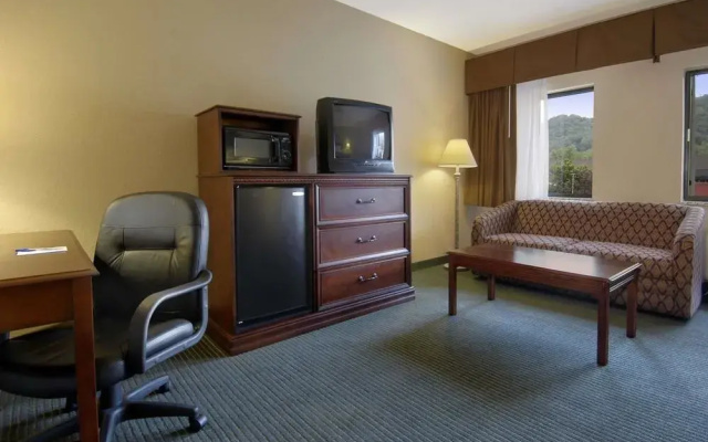 photo 4 of Baymont Inn & Suites Cherokee Smoky Mountains