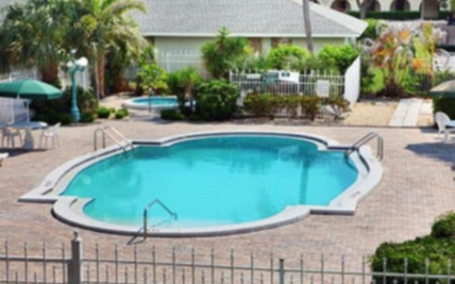 photo 4 of Baymont Inn & Suites Clearwater