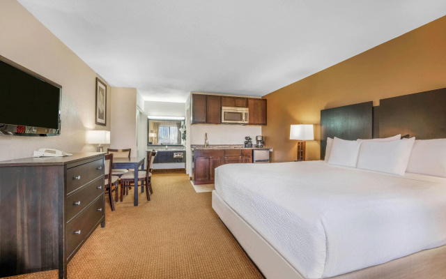 photo 4 of Baymont by Wyndham Cortez