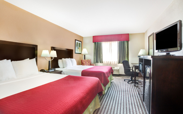 photo 4 of Baymont Inn And Suites Dallas Love Field