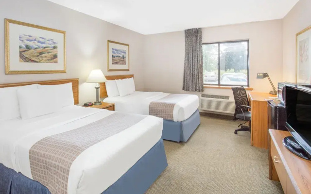 photo 2 of Baymont Inn & Suites Davenport