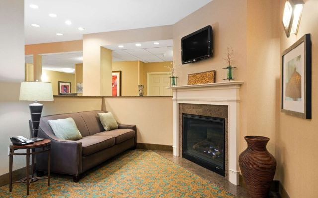 photo 2 of Baymont by Wyndham Denver International Airport