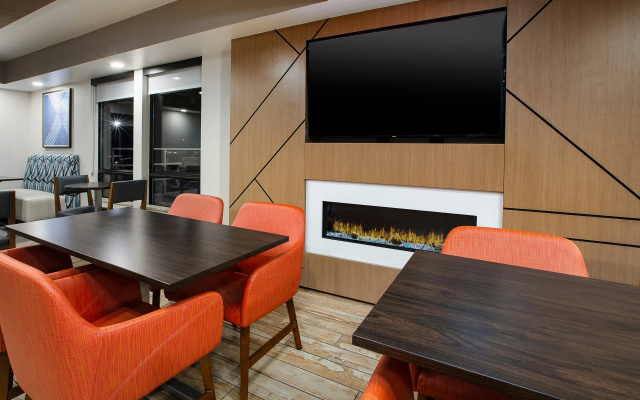 photo 5 of Holiday Inn Express & Suites Eden Prairie – Minneapolis by IHG