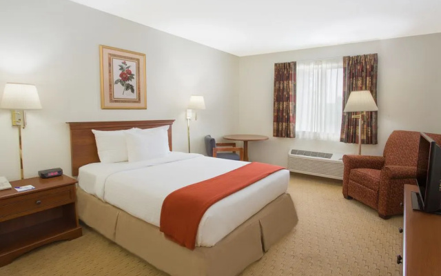 photo 4 of Baymont Inn & Suites Freeport