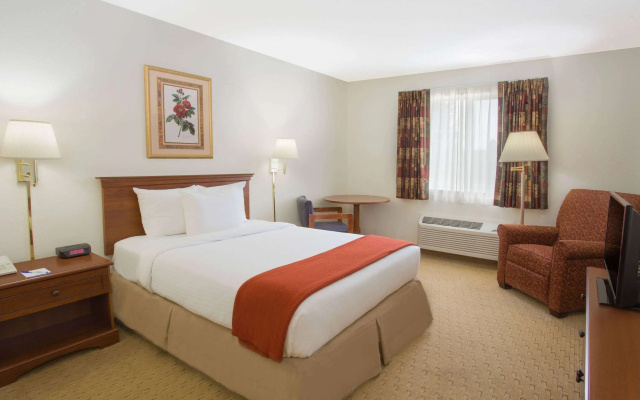 photo 3 of City Express By Marriott Freeport