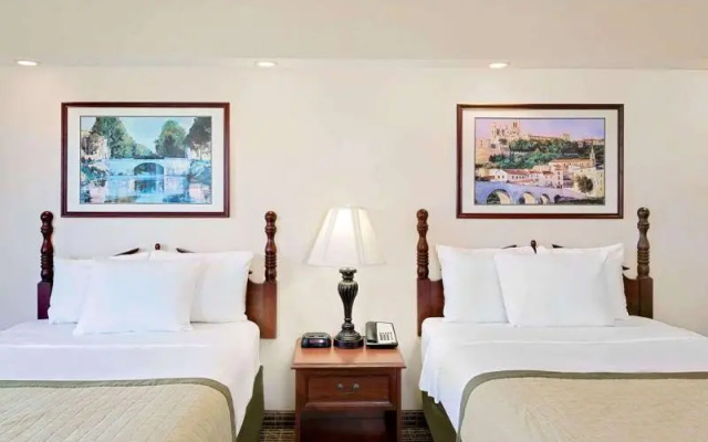 photo 3 of Baymont Inn & Suites Georgetown/Near Georgetown Marina