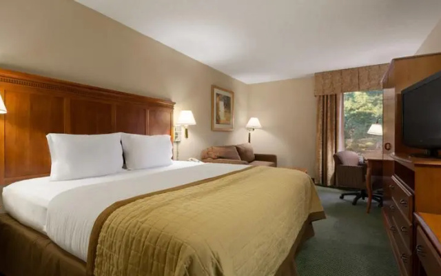 photo 4 of Baymont Inn And Suites Greenville