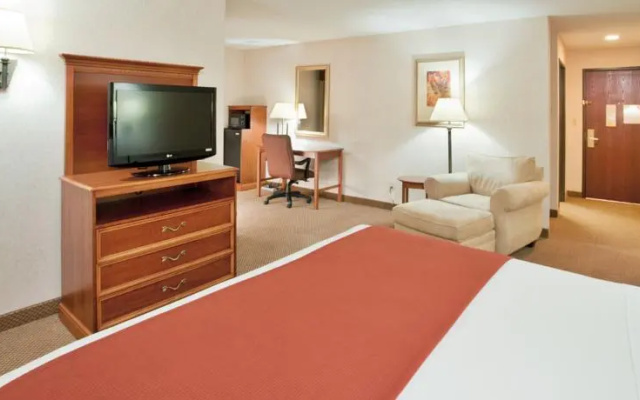 photo 2 of Baymont Inn And Suites Highland