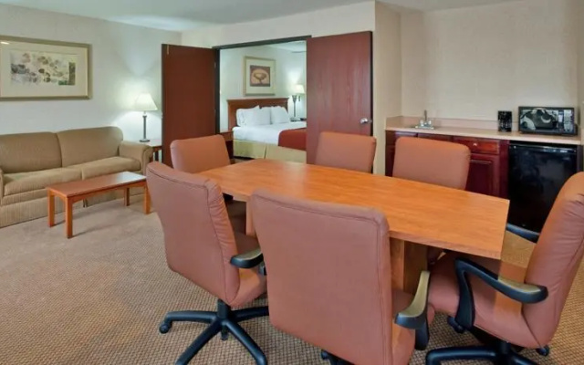 photo 4 of Baymont Inn And Suites Highland