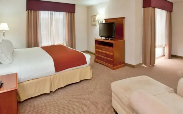 photo 5 of Baymont Inn And Suites Highland