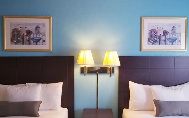 photo 2 of Baymont Inn & Suites Huber Hei