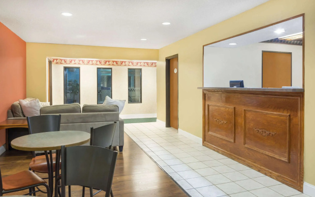 photo 5 of Baymont by Wyndham Huber Heights Dayton