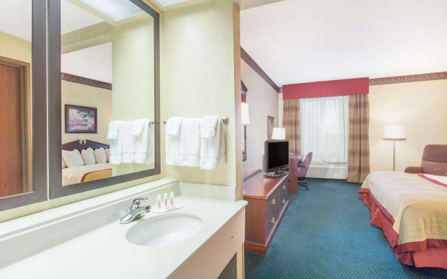 photo 3 of Baymont by Wyndham Jonesboro