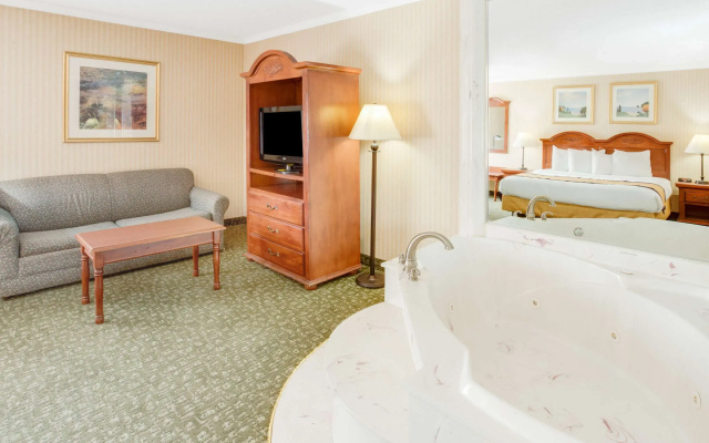 photo 3 of Kalamazoo Hotel