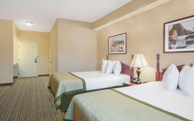photo 3 of Comfort Inn Lafayette North I-10