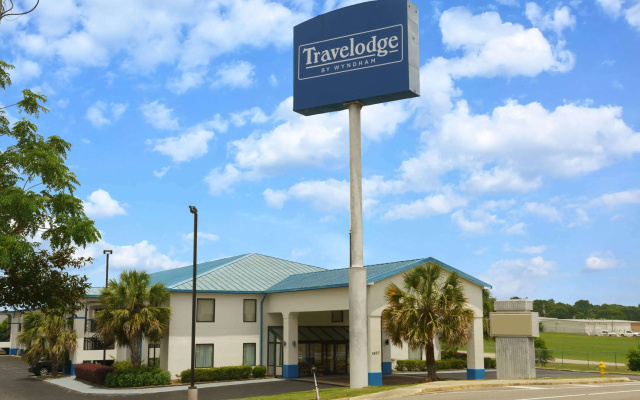 photo 2 of Travelodge by Wyndham Montgomery East