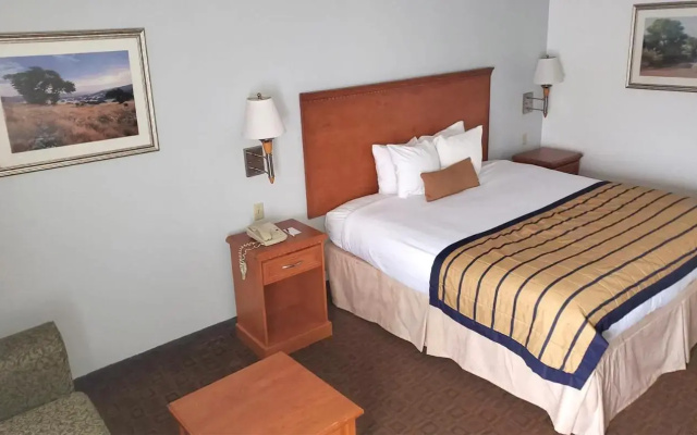 photo 3 of Coratel Inn & Suites by Jasper New Braunfels IH-35 EXT 189
