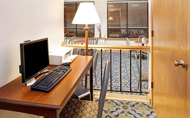 photo 4 of Baymont Inn & Suites Omaha